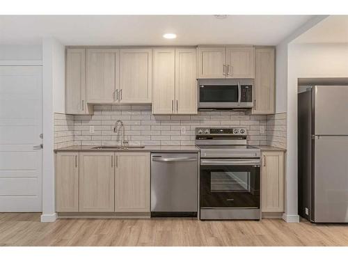 333 Magnolia Way Se, Calgary, AB - Indoor Photo Showing Kitchen