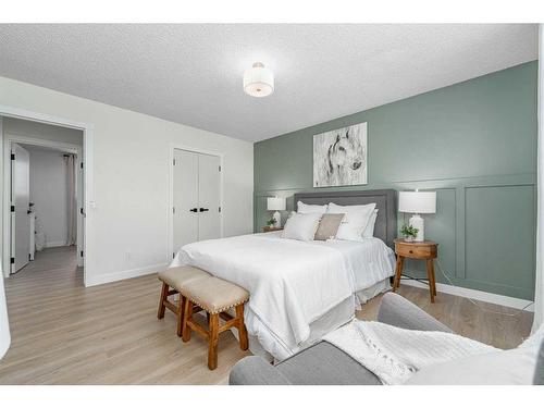 172 Penmeadows Close Se, Calgary, AB - Indoor Photo Showing Bedroom