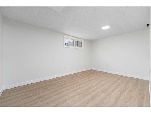 172 Penmeadows Close Se, Calgary, AB - Indoor Photo Showing Other Room