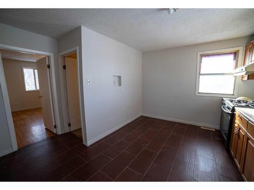 1322 34 Street Se, Calgary, AB - Indoor