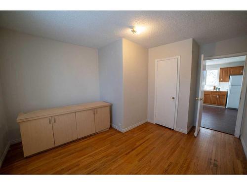 1322 34 Street Se, Calgary, AB - Indoor Photo Showing Other Room