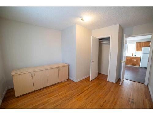 1322 34 Street Se, Calgary, AB - Indoor Photo Showing Other Room