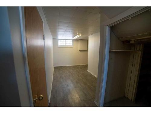 1322 34 Street Se, Calgary, AB - Indoor