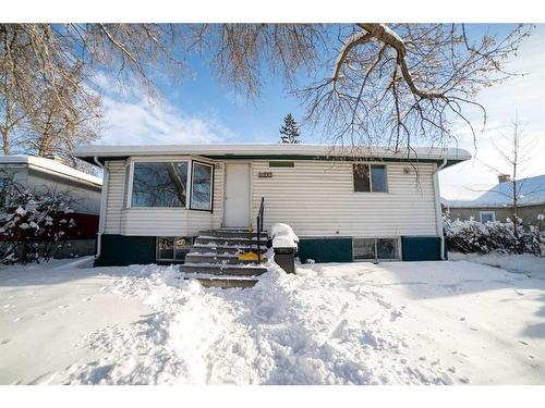 1322 34 Street Se, Calgary, AB - Outdoor