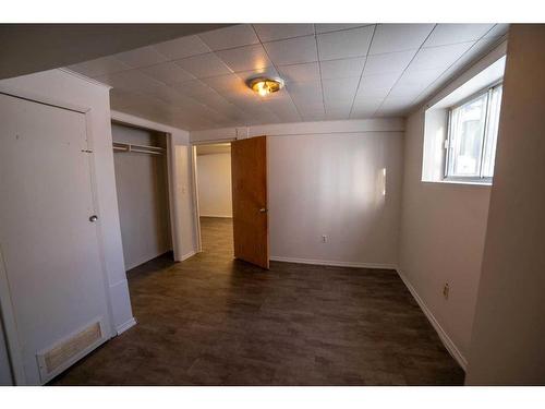 1322 34 Street Se, Calgary, AB - Indoor Photo Showing Other Room