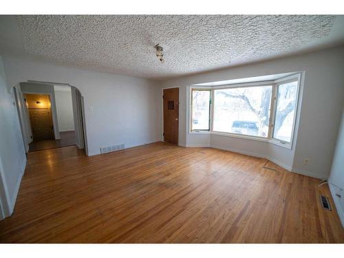 1322 34 Street Se, Calgary, AB - Indoor Photo Showing Other Room