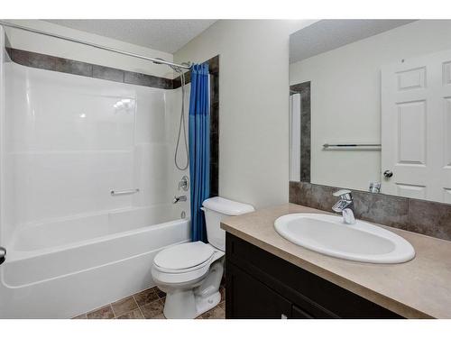 91 Sunset Road, Cochrane, AB - Indoor Photo Showing Bathroom