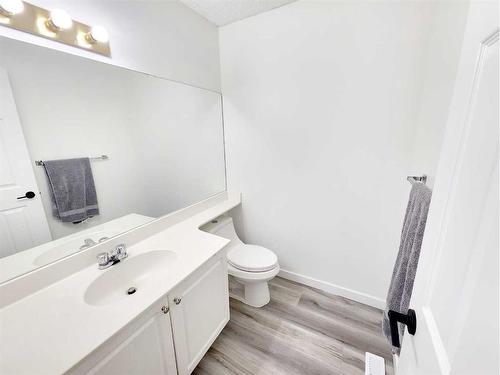 15 Coral Reef Close Ne, Calgary, AB - Indoor Photo Showing Bathroom