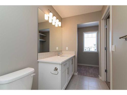 20 Emberside Grove, Cochrane, AB - Indoor Photo Showing Bathroom