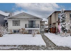 2416 25A Street SW Calgary, AB T3E 1Z2