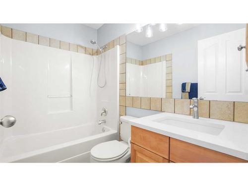 113 Covehaven Gardens Ne, Calgary, AB - Indoor Photo Showing Bathroom