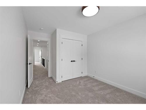 4508 72 Street Nw, Calgary, AB - Indoor Photo Showing Other Room