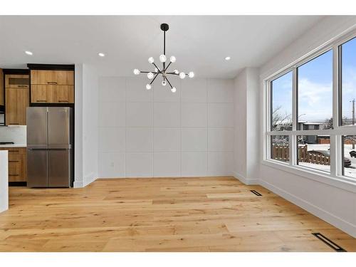 4508 72 Street Nw, Calgary, AB - Indoor Photo Showing Kitchen