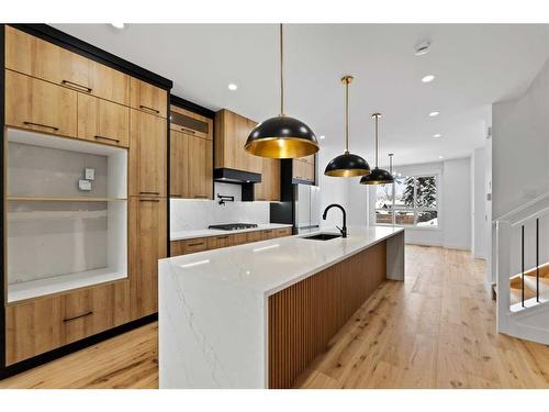 4508 72 Street Nw, Calgary, AB - Indoor Photo Showing Kitchen With Upgraded Kitchen