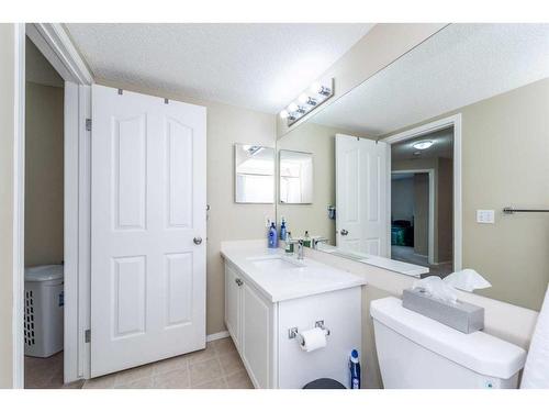 1203-4975 130 Avenue Se, Calgary, AB - Indoor Photo Showing Bathroom