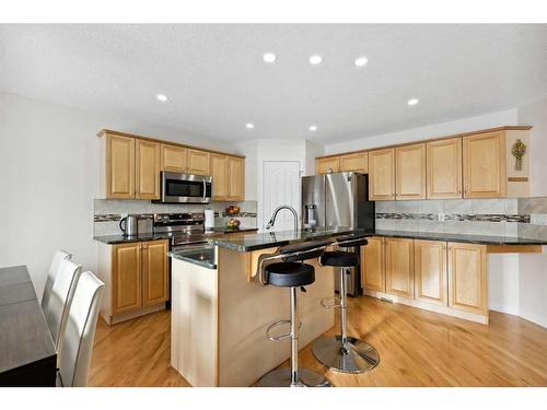 39 Everwillow Close Sw, Calgary, AB - Indoor Photo Showing Kitchen With Stainless Steel Kitchen