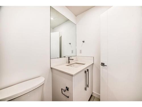 2311-111 Wolf Creek Drive Se, Calgary, AB - Indoor Photo Showing Bathroom