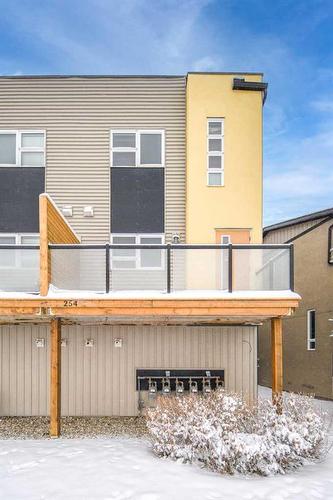 254 Covecreek Circle Ne, Calgary, AB - Outdoor