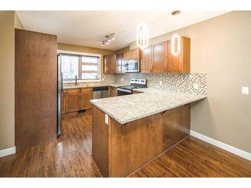 254 Covecreek Circle Ne, Calgary, AB - Indoor Photo Showing Kitchen With Upgraded Kitchen