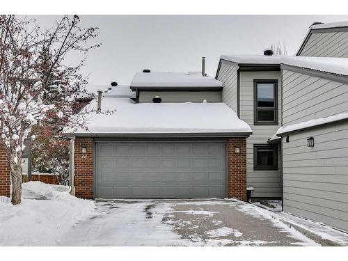 33-185 Woodridge Drive Sw, Calgary, AB - Outdoor