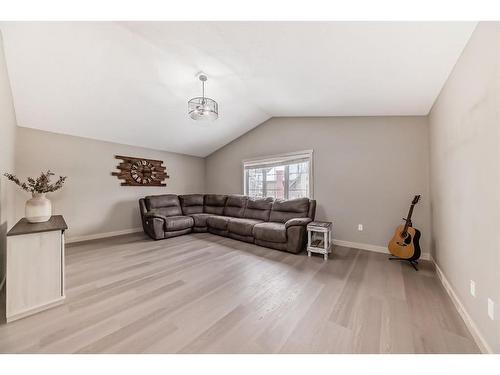 136 Riviera Way, Cochrane, AB - Indoor