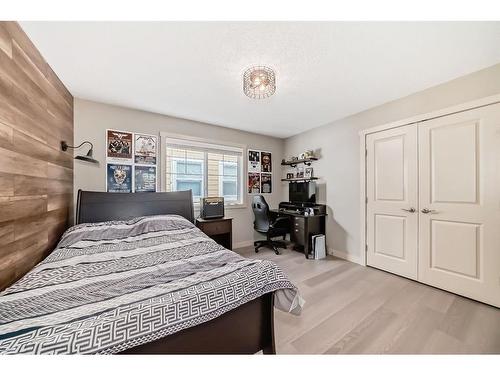 136 Riviera Way, Cochrane, AB - Indoor Photo Showing Bedroom