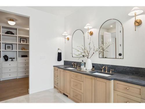 2919 12 Avenue Nw, Calgary, AB - Indoor Photo Showing Bathroom