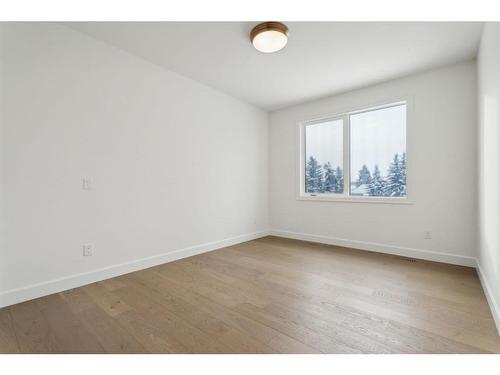 2919 12 Avenue Nw, Calgary, AB - Indoor Photo Showing Other Room