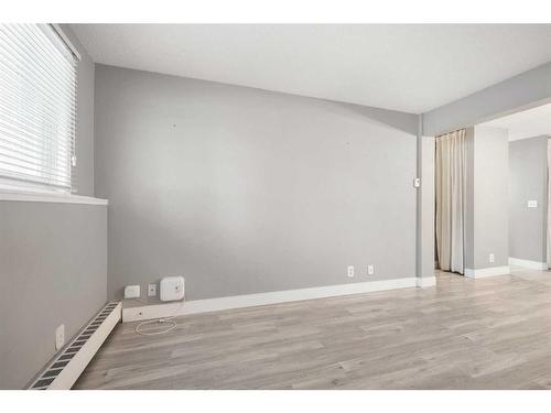 101D-5601 Dalton Drive Nw, Calgary, AB - Indoor Photo Showing Other Room