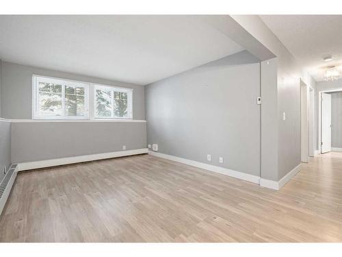 101D-5601 Dalton Drive Nw, Calgary, AB - Indoor Photo Showing Other Room