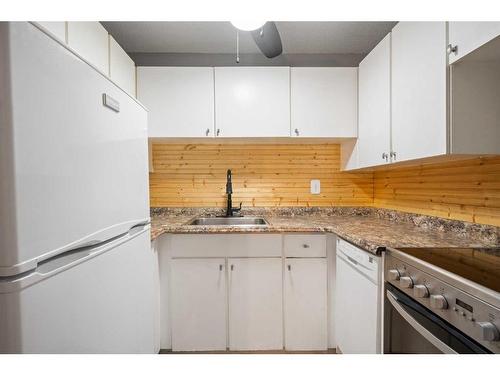 101D-5601 Dalton Drive Nw, Calgary, AB - Indoor Photo Showing Kitchen