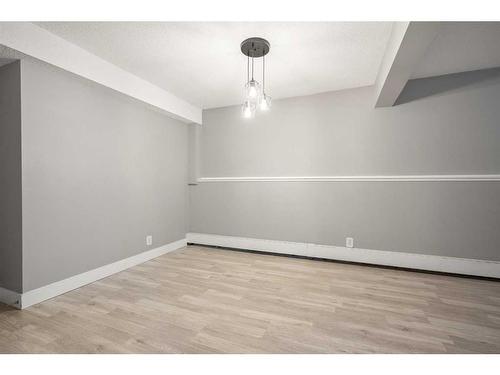 101D-5601 Dalton Drive Nw, Calgary, AB - Indoor Photo Showing Other Room