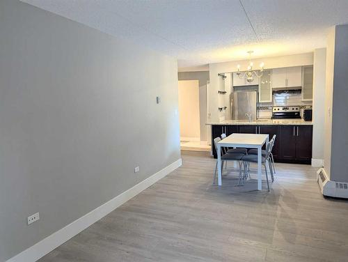 204-1414 12 Street Sw, Calgary, AB - Indoor