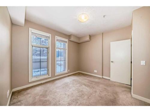 10-2307 14 Street Sw, Calgary, AB - Indoor Photo Showing Other Room