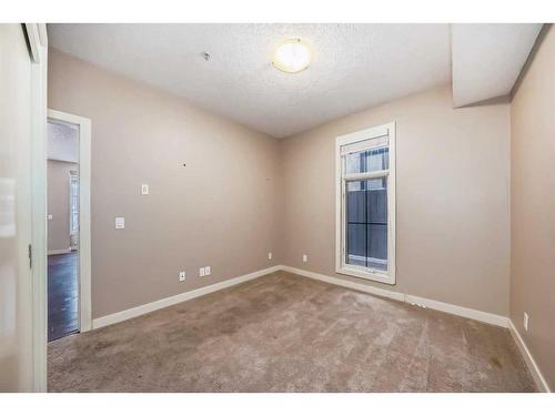 10-2307 14 Street Sw, Calgary, AB - Indoor Photo Showing Other Room