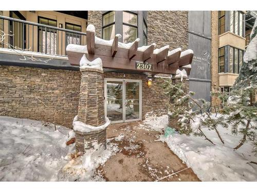 10-2307 14 Street Sw, Calgary, AB - Outdoor