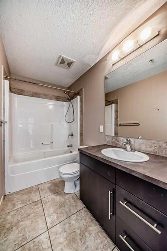 10-2307 14 Street Sw, Calgary, AB - Indoor Photo Showing Bathroom