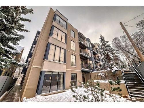 10-2307 14 Street Sw, Calgary, AB - Outdoor