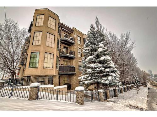 10-2307 14 Street Sw, Calgary, AB - Outdoor