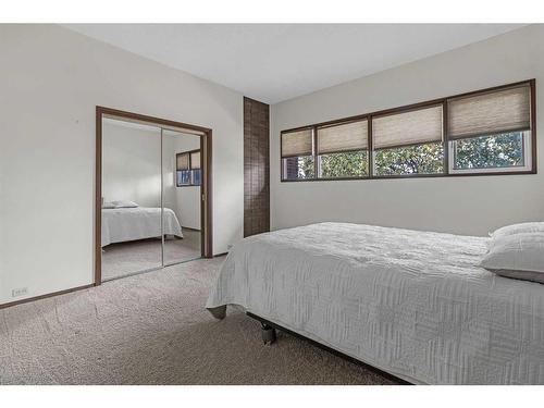 43 Pineland Close Ne, Calgary, AB - Indoor Photo Showing Bedroom