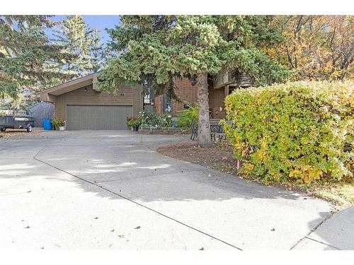 43 Pineland Close Ne, Calgary, AB - Outdoor