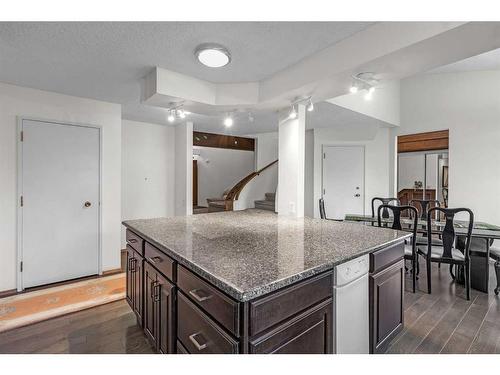 43 Pineland Close Ne, Calgary, AB - Indoor Photo Showing Kitchen