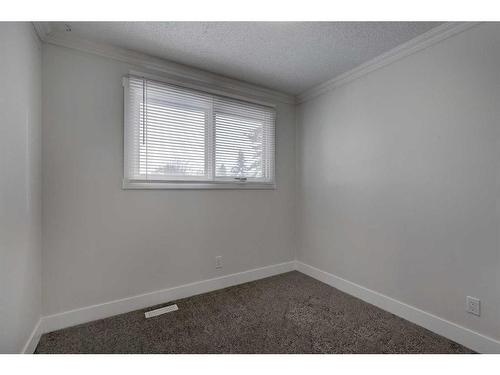 224 Queen Charlotte Way Se, Calgary, AB - Indoor Photo Showing Other Room