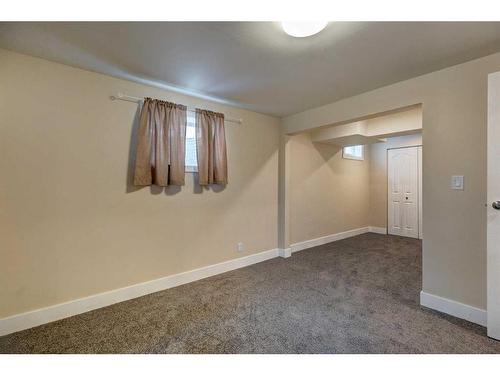 224 Queen Charlotte Way Se, Calgary, AB - Indoor Photo Showing Other Room