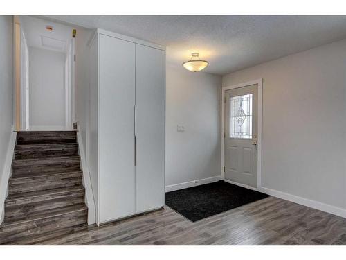 224 Queen Charlotte Way Se, Calgary, AB - Indoor Photo Showing Other Room