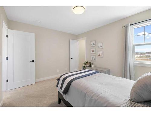 487 Kinniburgh Loop, Chestermere, AB - Indoor Photo Showing Bedroom