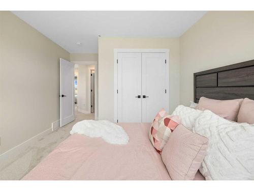 487 Kinniburgh Loop, Chestermere, AB - Indoor Photo Showing Bedroom