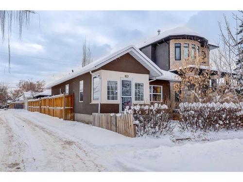 323 10 Avenue Ne, Calgary, AB - Outdoor