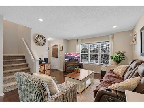 124 Panamount Way Nw, Calgary, AB - Indoor Photo Showing Living Room