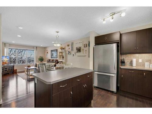 124 Panamount Way Nw, Calgary, AB - Indoor Photo Showing Kitchen